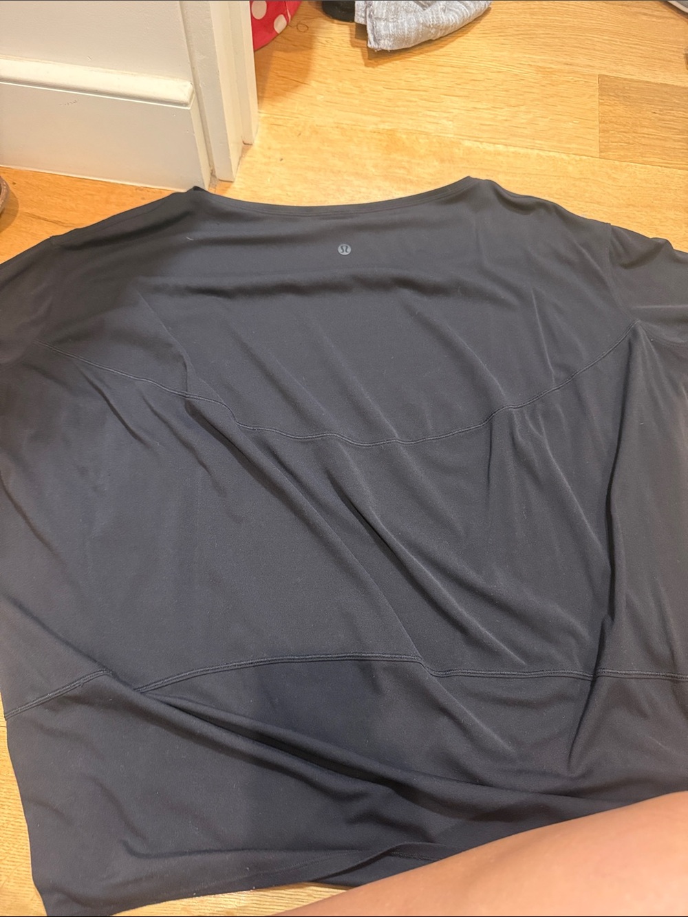 lululemon athletica Women’s Black Short-Sleeve Performance Tee
